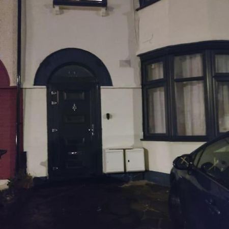 Home Away Barking バーキング エクステリア 写真